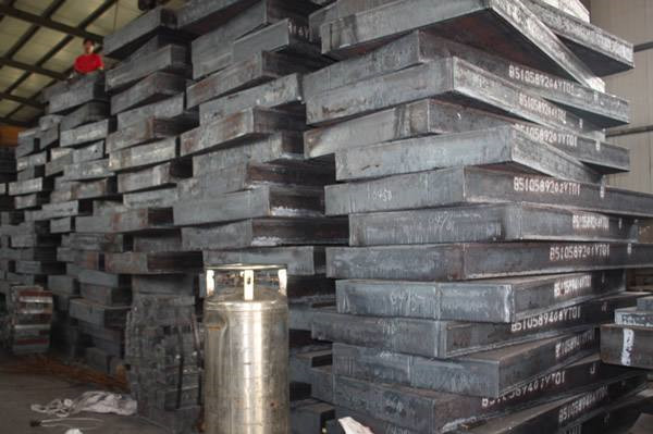 ���F����